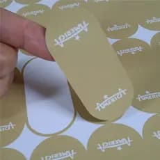 80 adesivos vinil tamanho 5x3cm personalizados com sua marca a prova d'água !