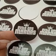 100 Adesivos Vinil Personalizados de 5x5cm com recorte eletrônico, só destacar e colar!