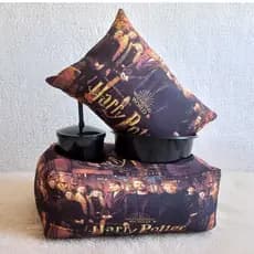 Kit Almofada Porta Pipoca Harry Potter 20 Anos + Mini Almofada
