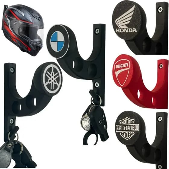 Suporte para Pendurar Capacete com Acessório porta Chave fixado na Parede com buchas e parafusos muito bom