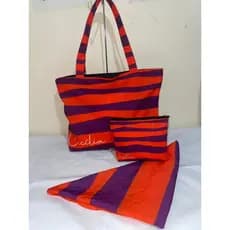 Kit 2 Canga, Bolsa e Nécessaire todos Personalizados com a mesma arte e o seu nome, Páreo, Saída de Praia