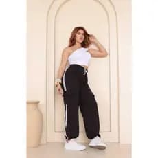 calça jogger com listra lateral tendência