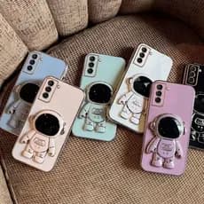 Capinha de Celular Luxuosa com Suporte Astronauta Samsung A05,A15,A25,A35,A55,A06,A16,A26,A36,A56