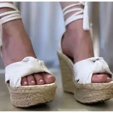 Anabella branca - Sandalia de salto moderna confortavel com 2 amarrações