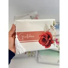 Kit 20 Necessaire Slim Personalizada com Pingente para Casamento, Madrinhas, 15 anos, Logomarca