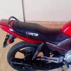 Capa de Banco Emborrachada Alto Relevo para Moto Yamaha Factor 125 / 150 – Conforto e Estilo Premium