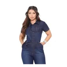 Macacão Jeans Longo com Lycra feminino, com cinto e botões encapados. Macacão jeans calça