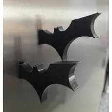 Kit Imãs de Geladeira Batarang (Diversos Personagens)