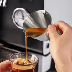 ICOFFEE Copo Medidor de Espresso em Aço Inoxidável 110ml com Bico Único, Escala Precisa para Barista