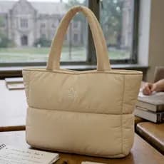 Bolsa Puffer Bege Feminina Tote Matelassê Média Macia Fofa Confortável Casual Elegante Dia a Dia