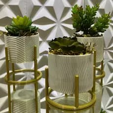 Kit 3 Vasos Cachepot Decorativo Com Suporte Para Mini Cactos ou Suculentas ou Plantas Artificiais ou Plantas Naturais
