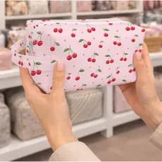 Necessaire Personalizada Cerejinhas Rosa Bolsinha Organizadora Porta Maquiagem Feminina Delicada Presente