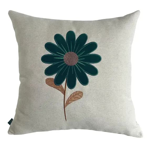 CAPA DE ALMOFADA BORDADA FLOR DA TERRA CRU COM VERDE E CARAMELO 45X45