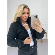 Jaqueta/Casaco Curto Feminino Teddy com Zíper, Bolso e Capuz: Forro Peluciado