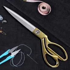 Tesoura Uso Profissional Dourada Para Costureira Tapeceiro Forjada Alfaiate Crina