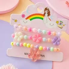 Kit 3 Pulseiras Infantis de Miçangas Coloridas com Pingentes – Acessório Infantil (Modelo Sortido)