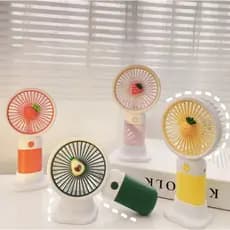 Mini Ventilador Portátil USB Recarregável Suporte para Celular – Design Fofo com Pingente de Fruta
