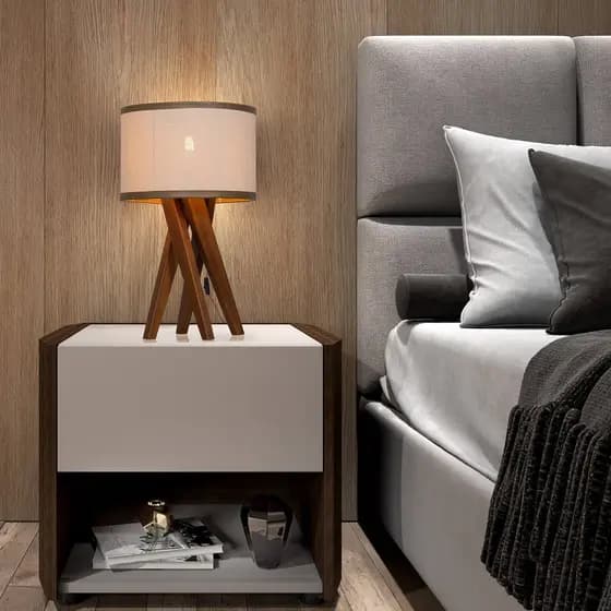 D+Mob Luminária Abajur de Mesa Tripé Exclusividade em Palha Natural Cúpula 30x20 Luxo e elegância Para o Ambiente