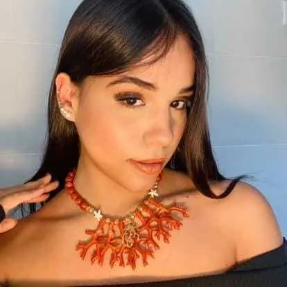 Colar Cascalho Conchas Madre Pérola Coral e Pedras Resina Feminino Moda Blogueira