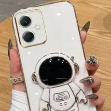 Capa Capinha Moto G06 G56 G86 G04 G14 G24 G34 G54 G84 G05 G55 G75 G85 com Suporte Astronauta
