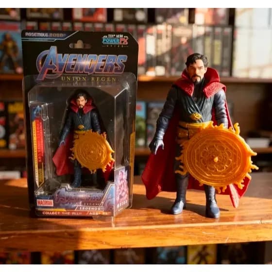 Boneco Vingadores 15 Cm Articulado Luz Led - Doutor Estranho / Homem Aranha / Homem De Ferro