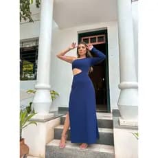 Vestido Shakira longo com abertura lateral manga longa com fenda