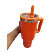 Copo caneca de 1200ML com canudo de bico abre e fecha