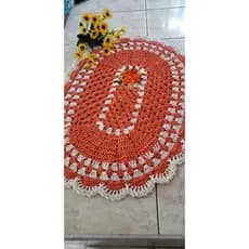 Tapete Redondo de Crochê em Barbante 65x50 – Feito à Mão | Decoração Aconchegante e Elegante