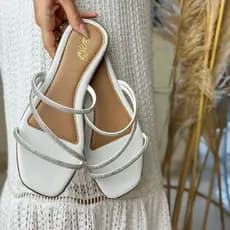 Rasteirinha Feminina Com Strass Brilhante Resistente Confortavel Leve Macia Queima de Estoque