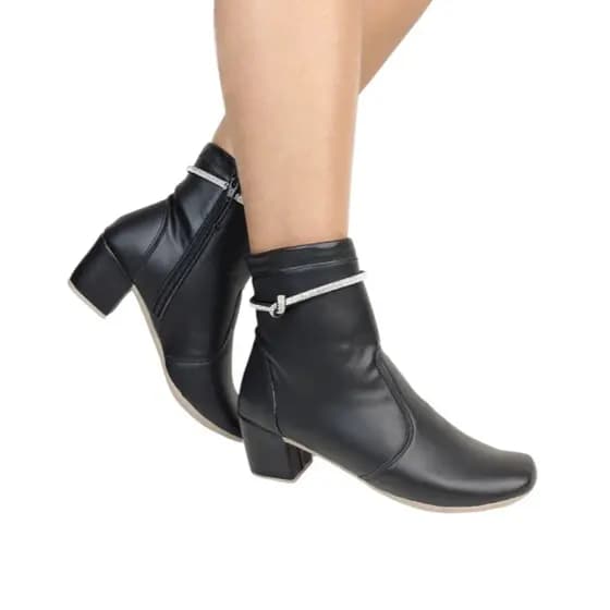 Bota Feminina Salto Bloco Com Fechamento Ziper e Enfeite Strass de Bico Quadrado Salto Grosso Moderna e Estilosa