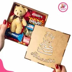Caixa Presente Aniversário MDF com Urso + 6 Chocolates Sortidos Nestlé + Luz de LED