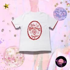 Camiseta Harry Styles We Belong Together com manga em crochê