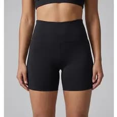 Short Liso Curto Meia Coxa Para Academia e Dia a Dia