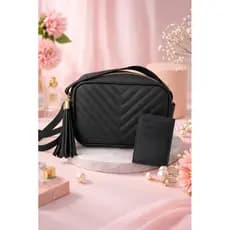 Bolsa Feminina Matelassê Preta Estilo Luxo Acompanha porta Cartão na Cor Tendência 2026