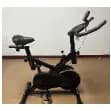 Suporte ergonômico para bicicleta ergométrica com absorção de choque