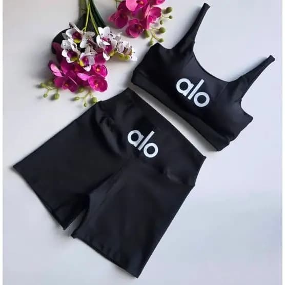 Conjunto Feminino Top Cropped e Short Alo Fitness