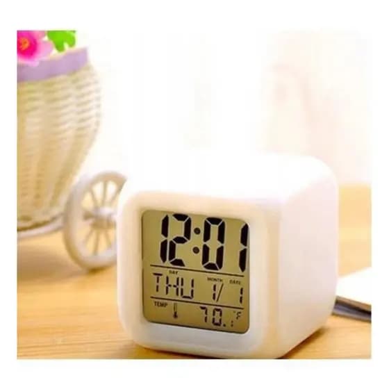 Relógio Despertador Digital Cubo Led Muda De Cor