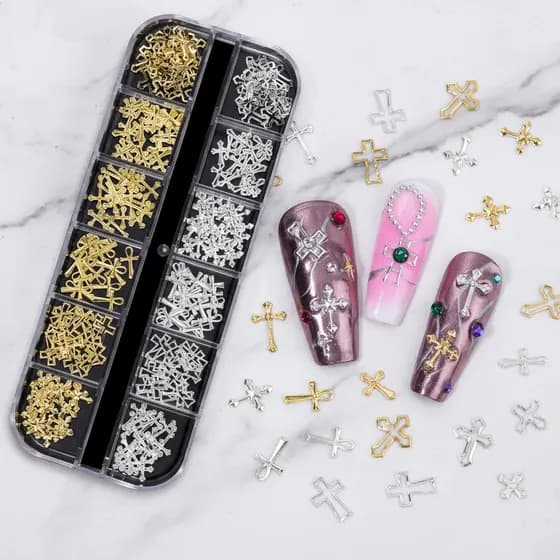 Encantos de Arte de Unhas Ouro e Prata 3D, Designs Vintage Punk de Cruz de Liga Metálica para Decoração de Unhas,