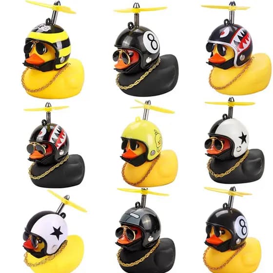 Pato De Borracha De Vento Quebrado Com Pingente Capacete Preto/Amarelo Estrada Bicicleta De Motocicleta Decoração Carro