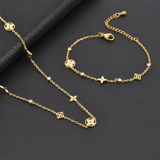 HT High-End titânio aço quatro folhas flor colar feminino aço inoxidável banhado a ouro 18K moda jóias