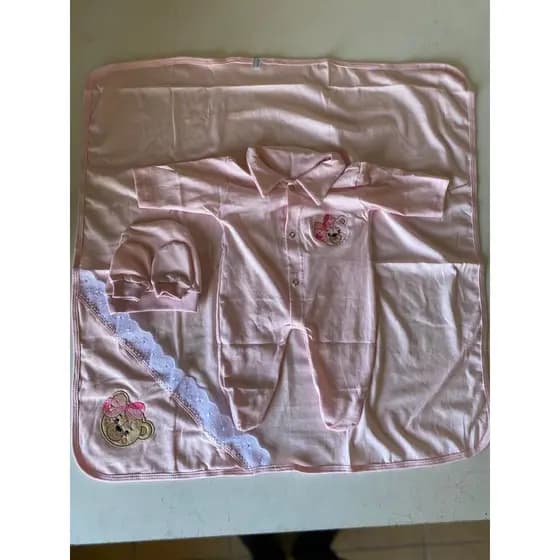 Saída De Maternidade Para Bebê Menina Com 5 Peças Tema Ursinha