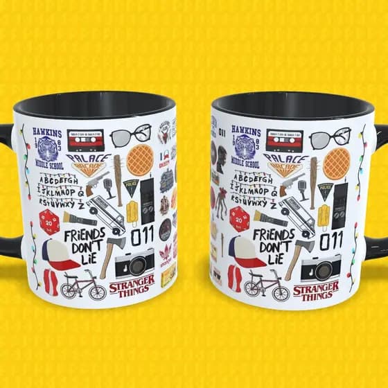 Caneca Stranger Things Icons Friends Don't Lie 🚲 Eleven, Steve e Eddie Presente Geek Hawkins Premium