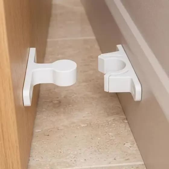 Prendedor Batedor Trava Fixador Porta Super Forte Adesivo Dupla Face