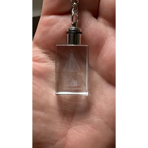 CHAVEIRO NOSSA SENHORA APARECIDA DE CRISTAL ACENDE A LUZ A BATERIA