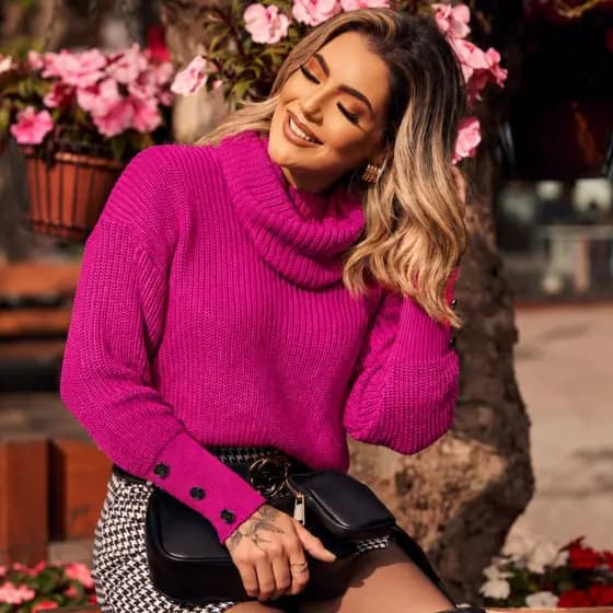 Blusa de Frio Feminina em Tricô Fang com Gola Alta Boba e Botões no Punho Fio Premium