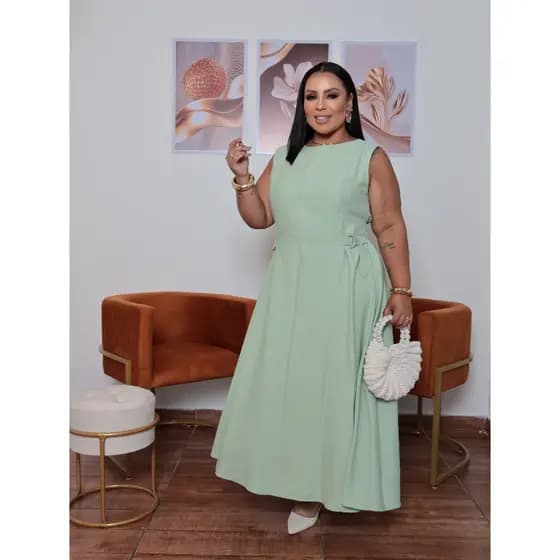 Vestido Plus Size Midi Alfaiataria Elegante com Elastico nas Costas e Fivela Moda Evangélica