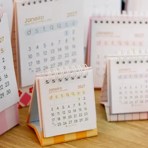 MINI CALENDÁRIO DE MESA 2027 COM WIRE-O