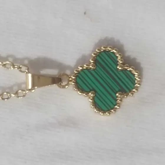 Colar trevo de quatro folhas, Cordão Trevo, Gargantilha trevo da sorte, Cordão trevo feminino, Corrente com pingente de