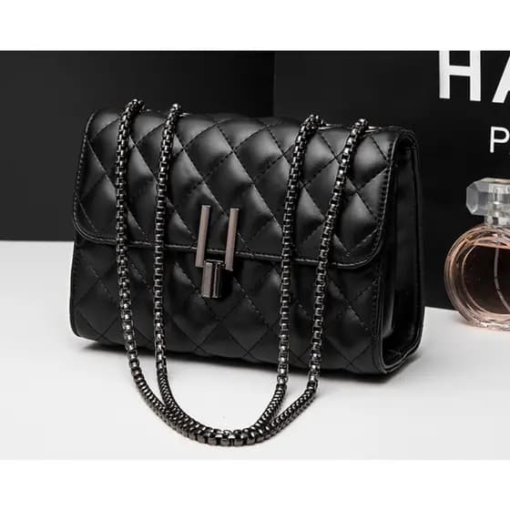Bolsa feminina tranversal e ombro acolchoado fechamento de trava
