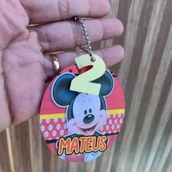 TAG APLIQUE Mickey com número dourado e correntinha na cor níquel - ESCOLHA O TEMA QUE DESEJA